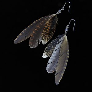 アマミヤマシギ　ピアス／イヤリング（尾羽・次列風切羽・初列風切羽）