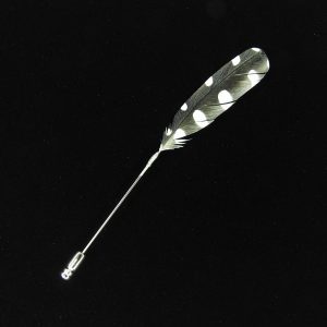 オーストンオオアカゲラ　ハットピン（中）